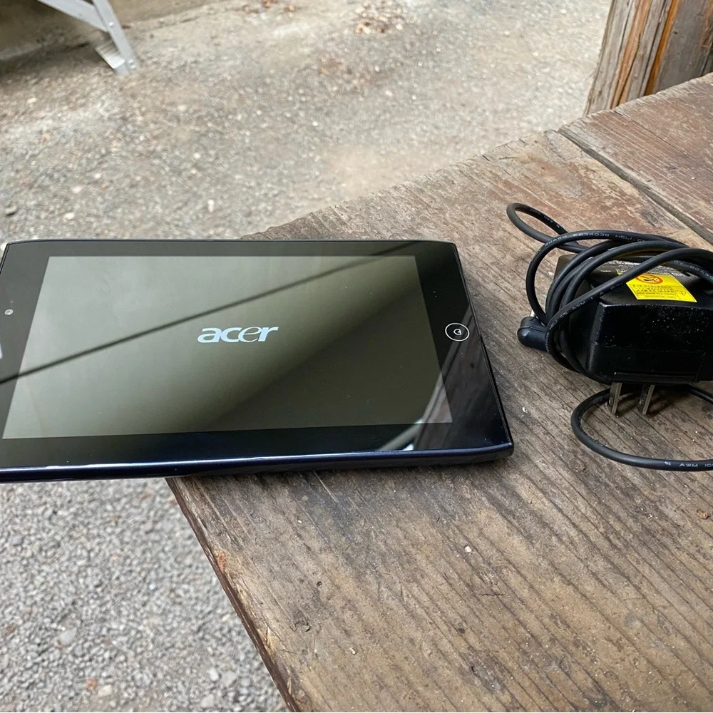 Acer Iconia 7” A100 Color Android Tablet Works Great!